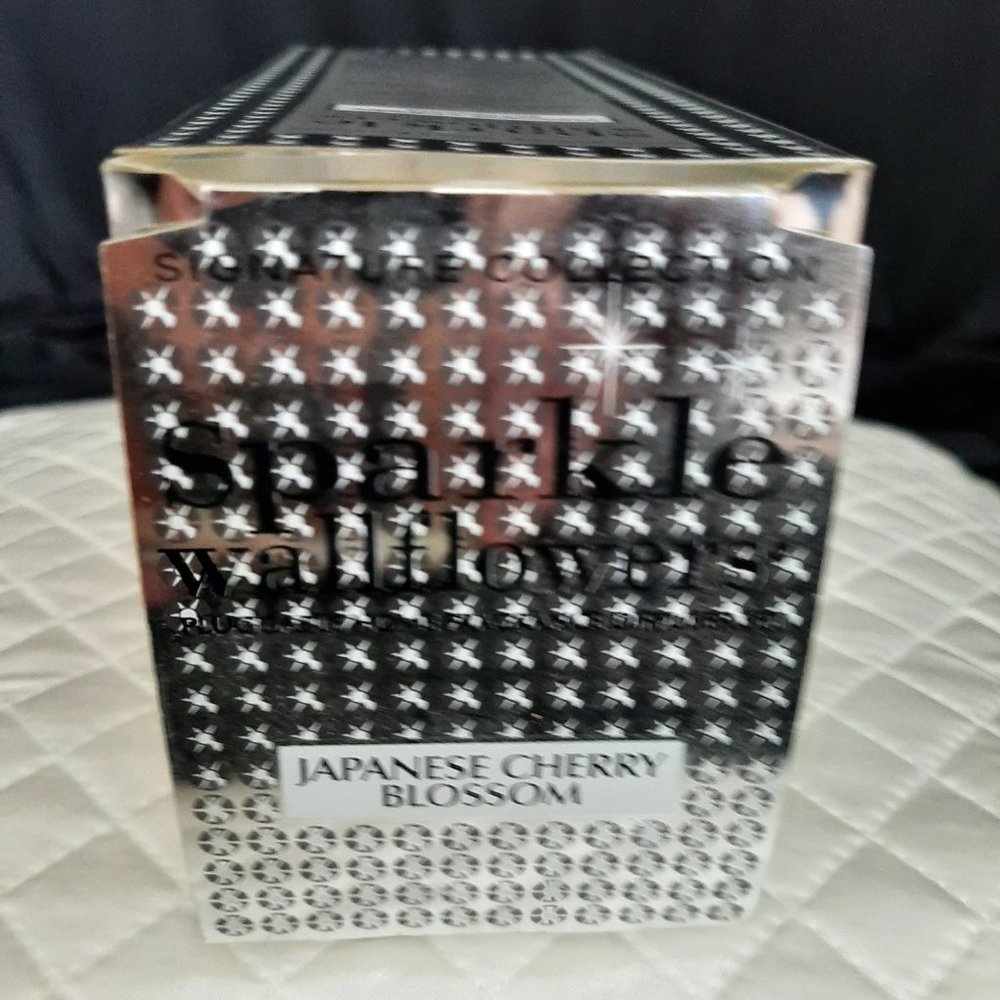 Bath & Body Works Sparkle Wallflower with Japanese Cherry Refill - Picture 4 of 6